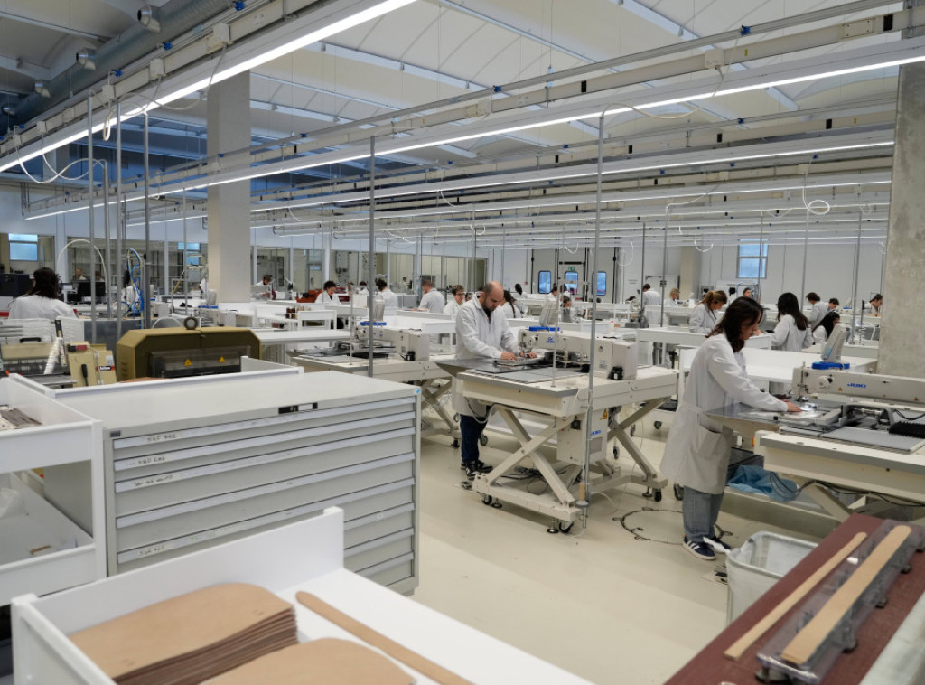 Grupa Prada zvanično preuzela Versaće za 1,25 milijardi evra nakon odobrenja regulatora