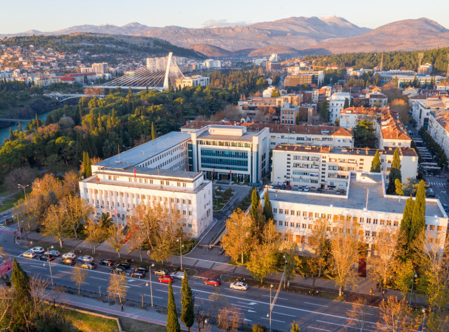 Crna Gora: Vlada ukinula vize državljanima Turske, a uvela Azerbejdžanu