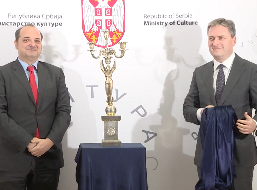 Selaković i Raković predstavili srebrni svećnjak sa dvora dinastije Obrenović u Ministarstvu kulture