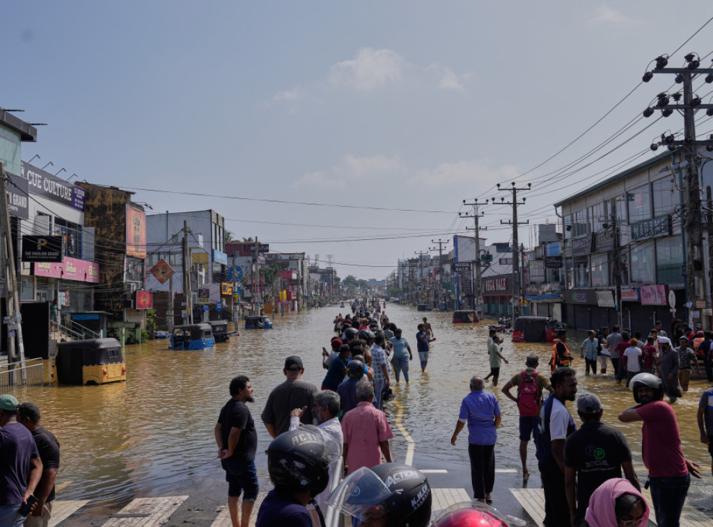 Broj žrtava ciklona Ditva u Šri Lanki porastao na 474, Ujedinjeni Arapski Emirati šalju humanitarnu pomoć