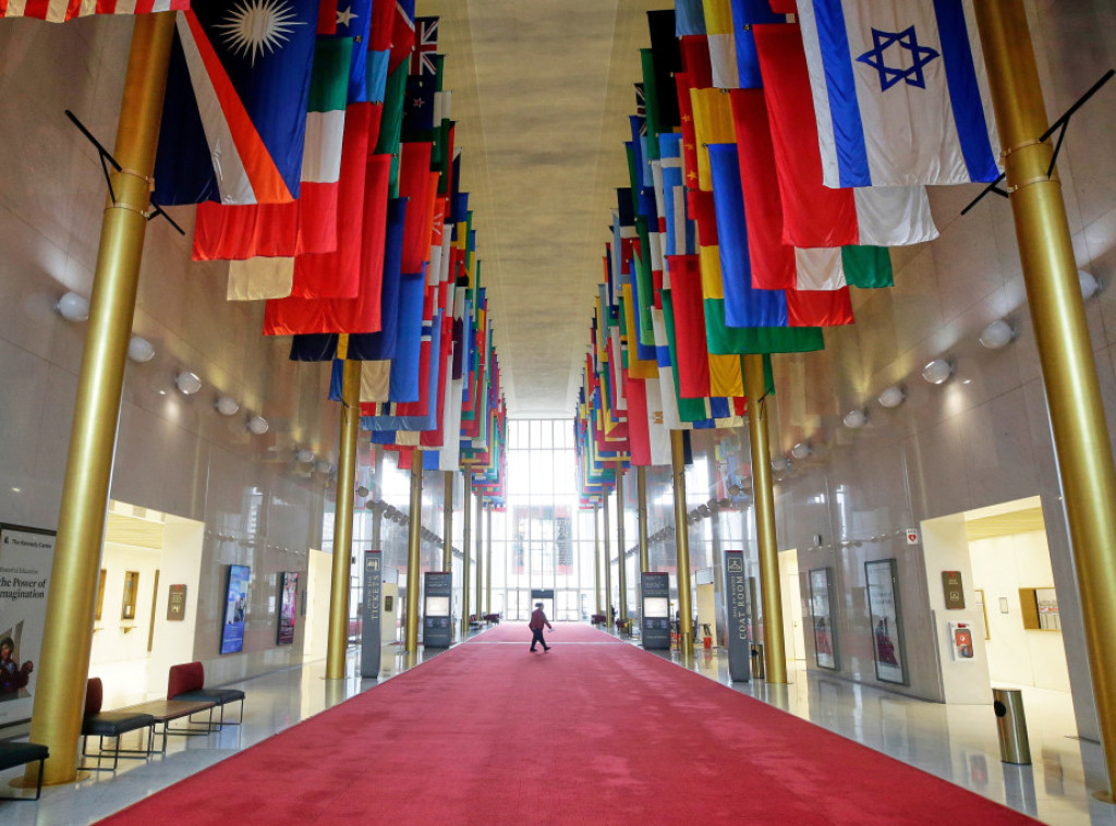 FIFA: Hajdi Klum, Andrea Bočeli i Vilidž Pipl na ceremoniji žreba za Svetsko prvenstvo