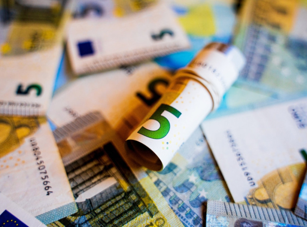 Francuska: Prosečan budžet za školsku opremu 261 evro, 10 odsto više nego 2025.