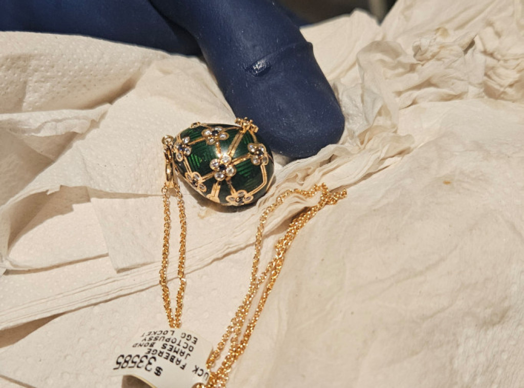 Pronađeno Faberže jaje vredno 19.000 dolara, progutao ga muškarac sa Novog Zelanda