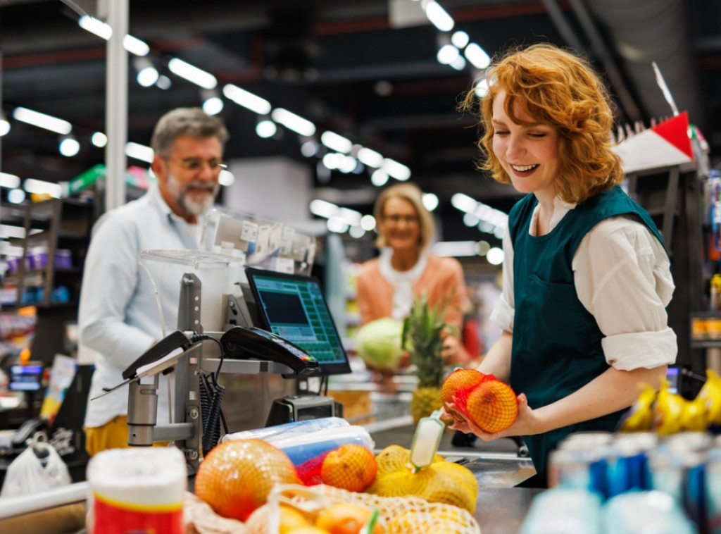Za novogodišnje i božićne praznike skraćeno radno vreme; 1. i 7. januar neradni dani