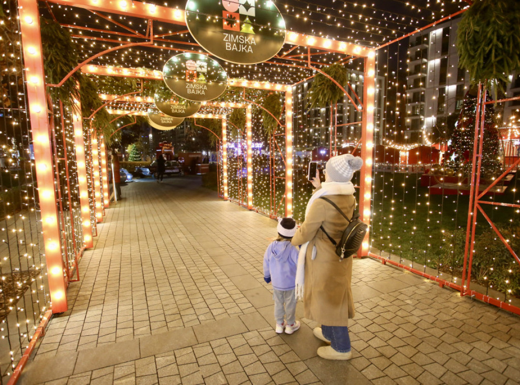 Počela manifestacija "Zimska bajka" u Beogradu na vodi