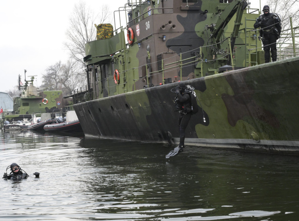 Kod Novog Sada u toku realizacija kursa za lake ronioce Vojske Srbije, traje šest nedelja