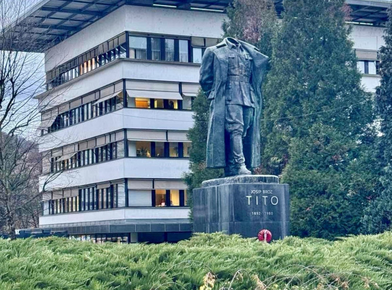 Celje: Policija pronašla čoveka koji je otuđio Titovu glavu u bronzi