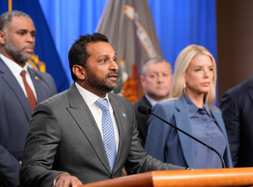 FBI: Bivša administracija "sedela na dokazima" u istrazi o bombi u cevi u Vašingtonu