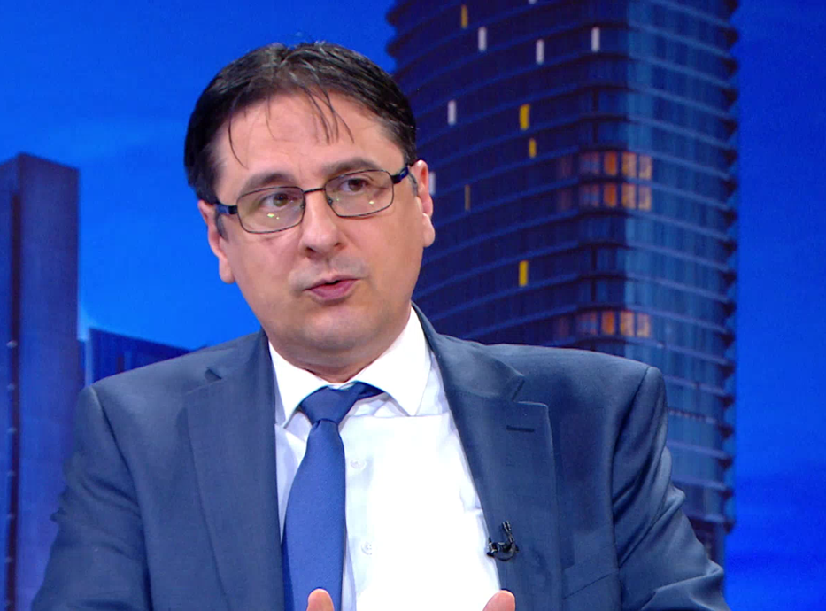 Nenad Bumbić: Najbolje bi bilo bar privremeno vratiti imovinu NIS-a u vlasništvo Srbije