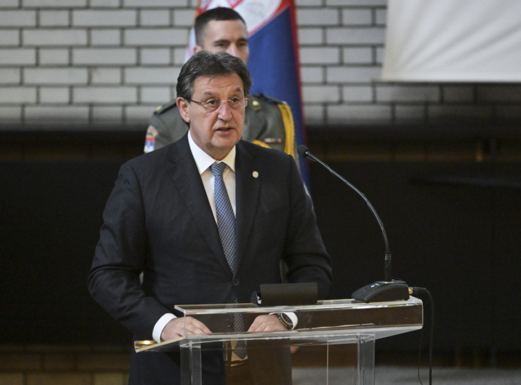 Ministar Gašić: Sramotne izmišljotine Heleza ne doprinose miru u regionu