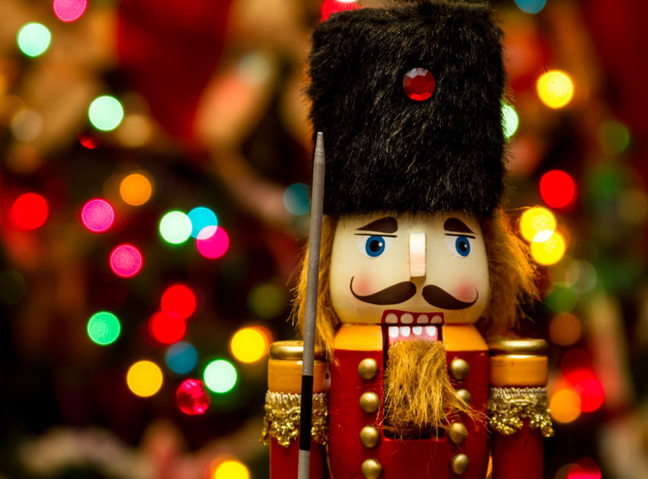 Lopovi ukrali figuricu Krcka Oraščića ispred pogrebnog preduzeća u Kentu