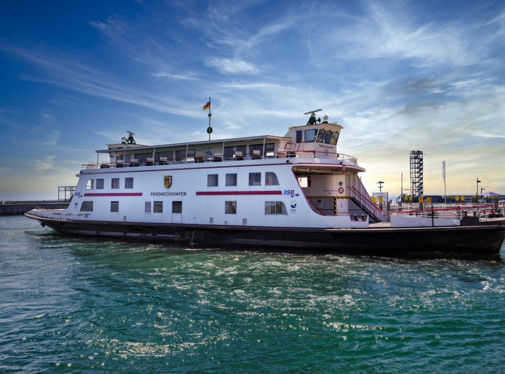 Nemačka: Brod za sahrane nasukao se na sprud, putnici evakuisani