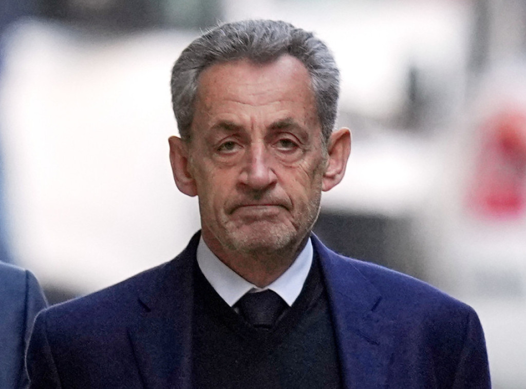 Sarkozi pokrenuo postupak za spajanje kazni da ne bi nosio elektronsku narukvicu