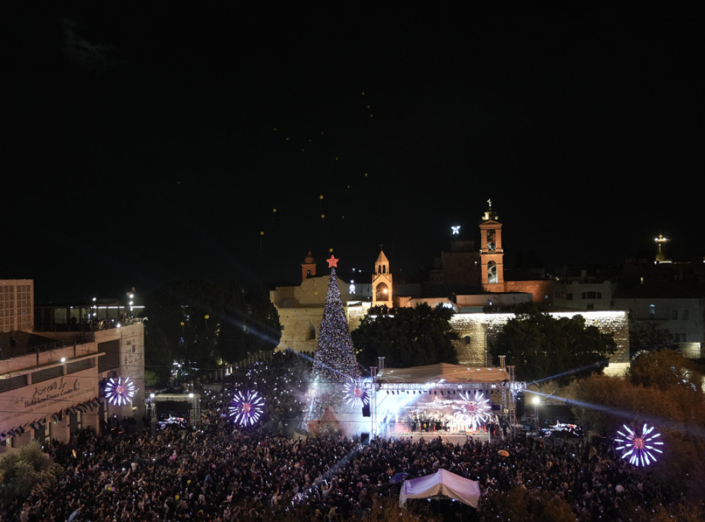 Okićena jelka u Vitlejemu za novogodišnje i božićne praznike prvi put od 2022. godine