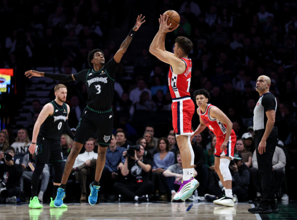 Košarkaši Los Anđeles Klipersa poraženi od Minesote, Bogdanović ubacio devet poena