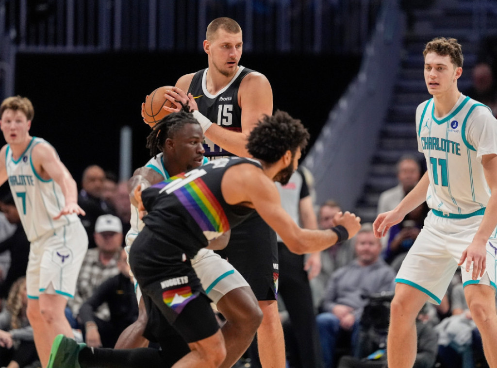 Košarkaši Denvera pobedili Šarlot, Nikoli Jokiću nedostajao skok za tripl-dabl