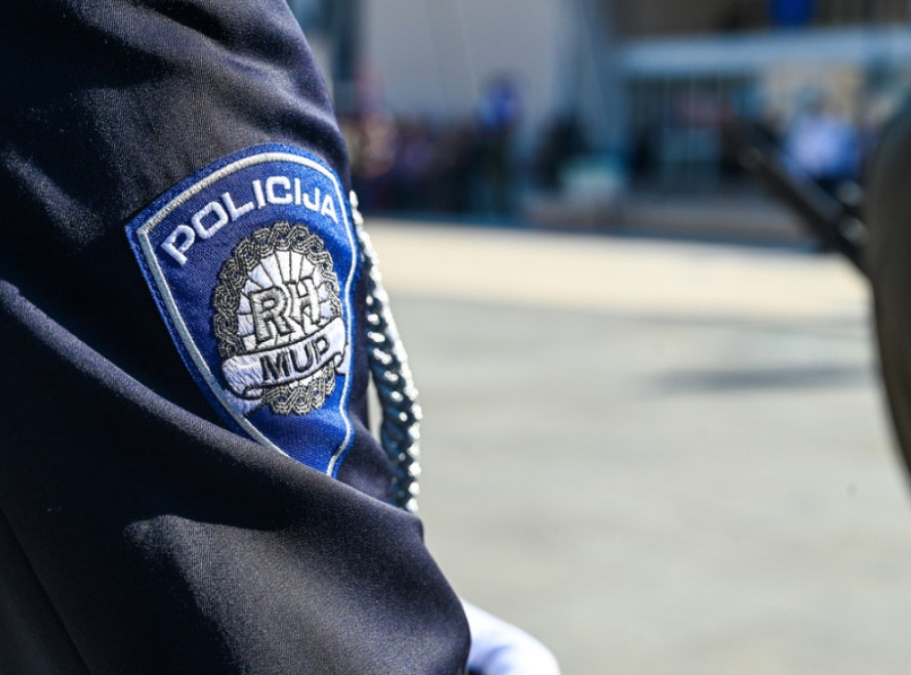 Policija pokrenula istragu zbog isticanja ustaških poruka na utakmici Dinama