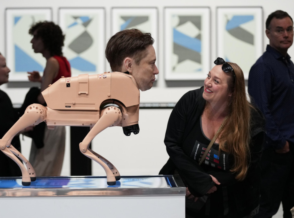 Na sajmu u Bazelu prikazani psi roboti sa likovima Maska, Bezosa, Zakerberga, Kima...