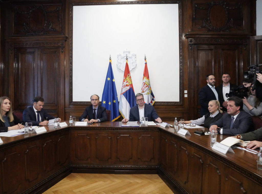 Predsednik Vučić se sastao sa timovima zaduženim za energetsku stabilnost