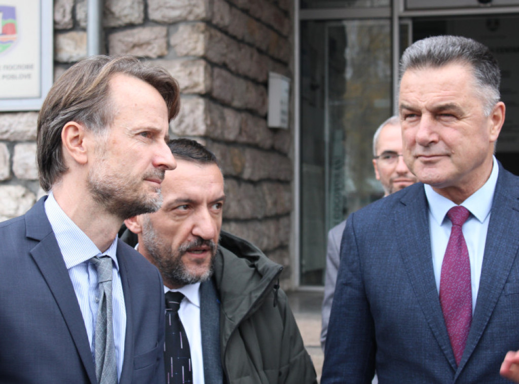 Fon Bekerat posetio Muzej Ras u Novom Pazaru, popodne otvara Evropsku kuću