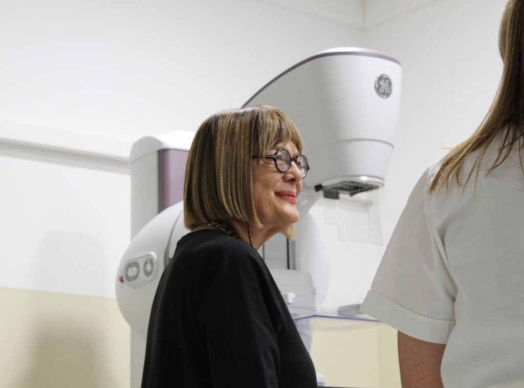 Predsednica Pokrajinske vlade Maja Gojković uručila mamograf Domu zdravlja Irig