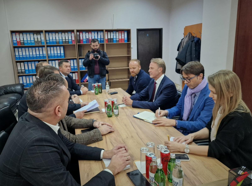 Gradonačelnici opština na severu KiM sa Oravom o situaciji nakon preuzimanja dužnosti