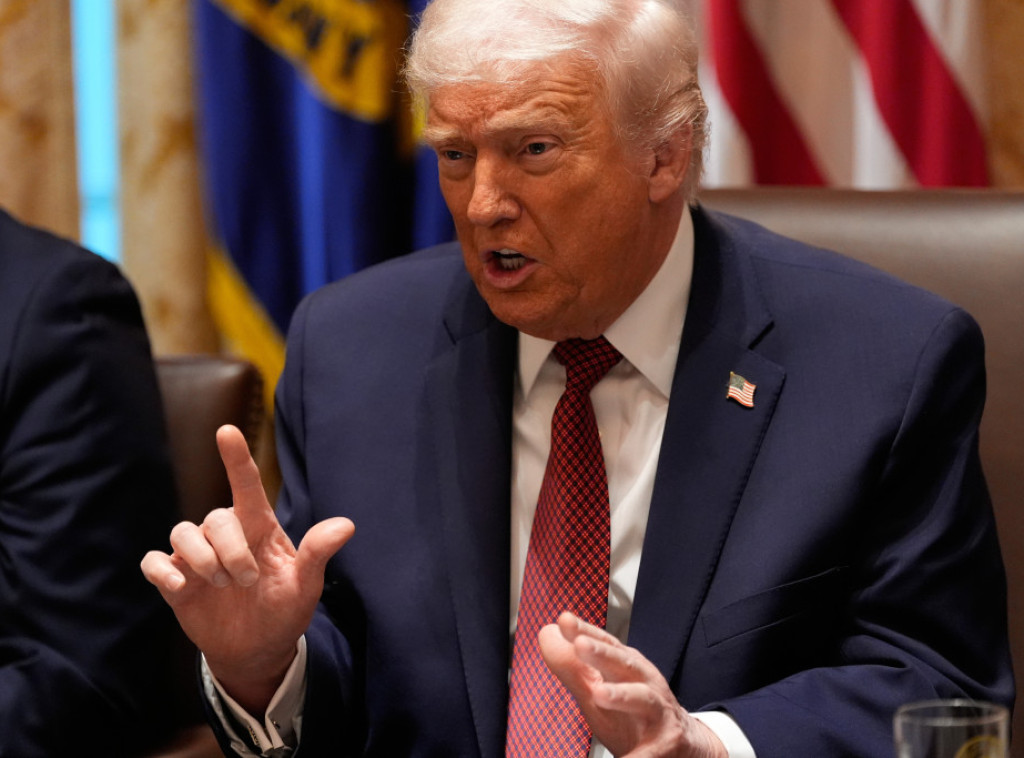 Tramp predstavio pomoć od 12 milijardi dolara za američke farmere