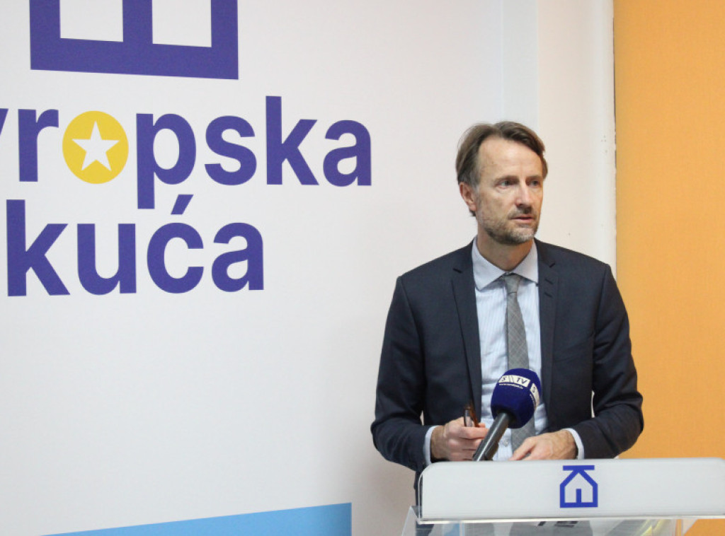 Andreas fon Bekerat posetio Školu za dizajn tekstila i kože u Novom Pazaru