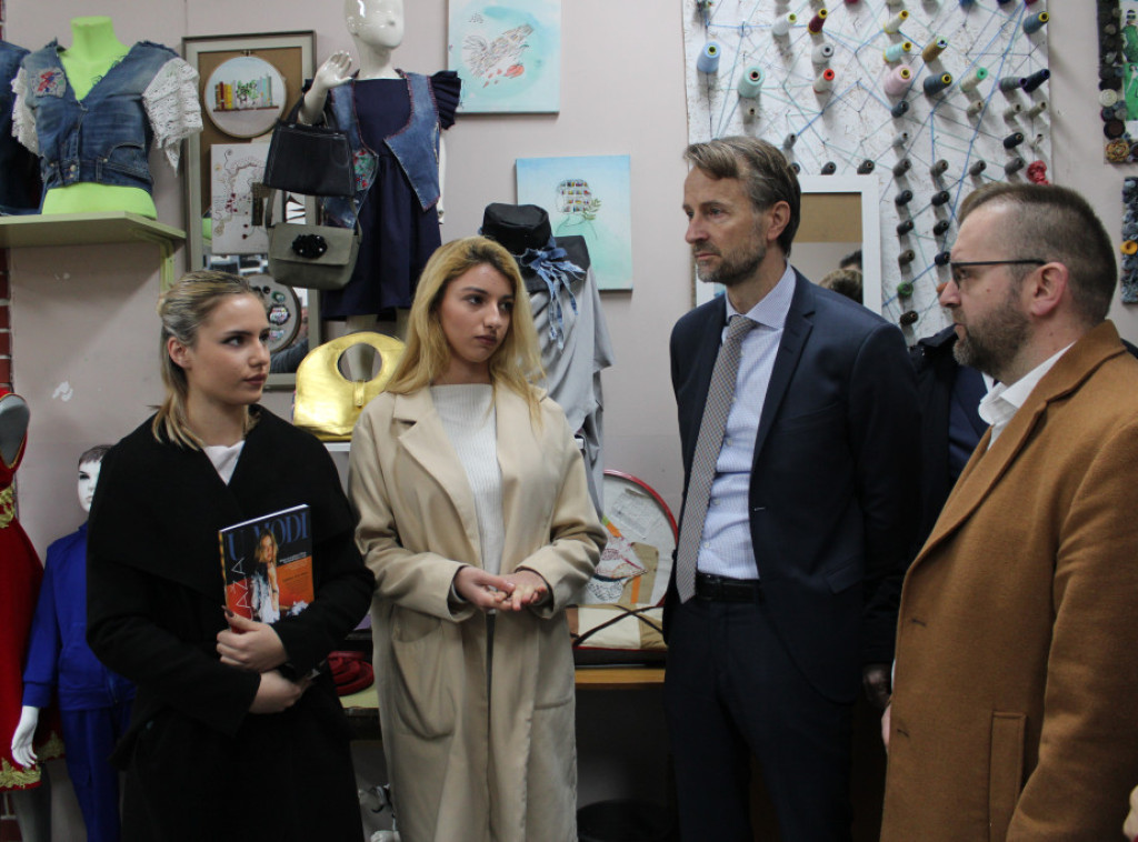 Andreas fon Bekerat posetio Školu za dizajn tekstila i kože u Novom Pazaru