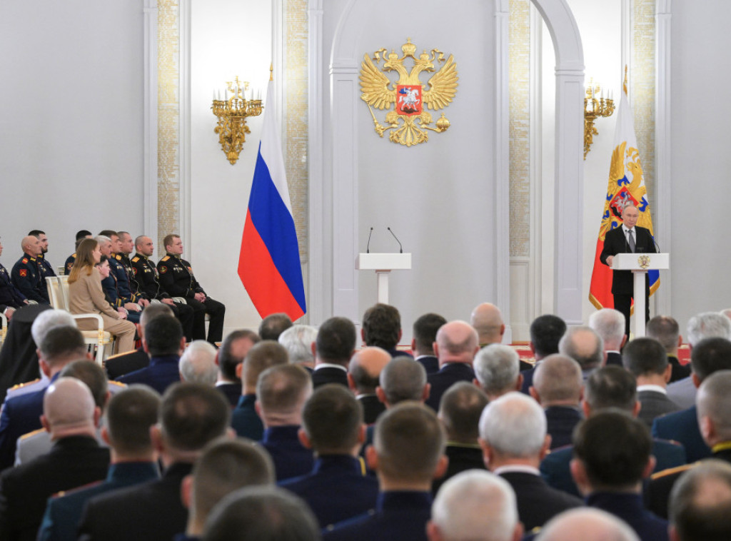 Putin uručio odlikovanja vojnicima i čestitao građanima Dan heroja Otadžbine