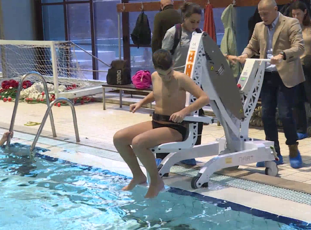 Heroji Beogradskog maratona uručili donaciju Sportskom savezu osoba sa invaliditetom