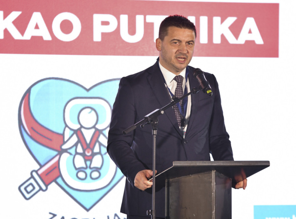Branko Stamatović: Za osiguranje bezbednosti dece u saobraćaju neophodan rad svih institucija