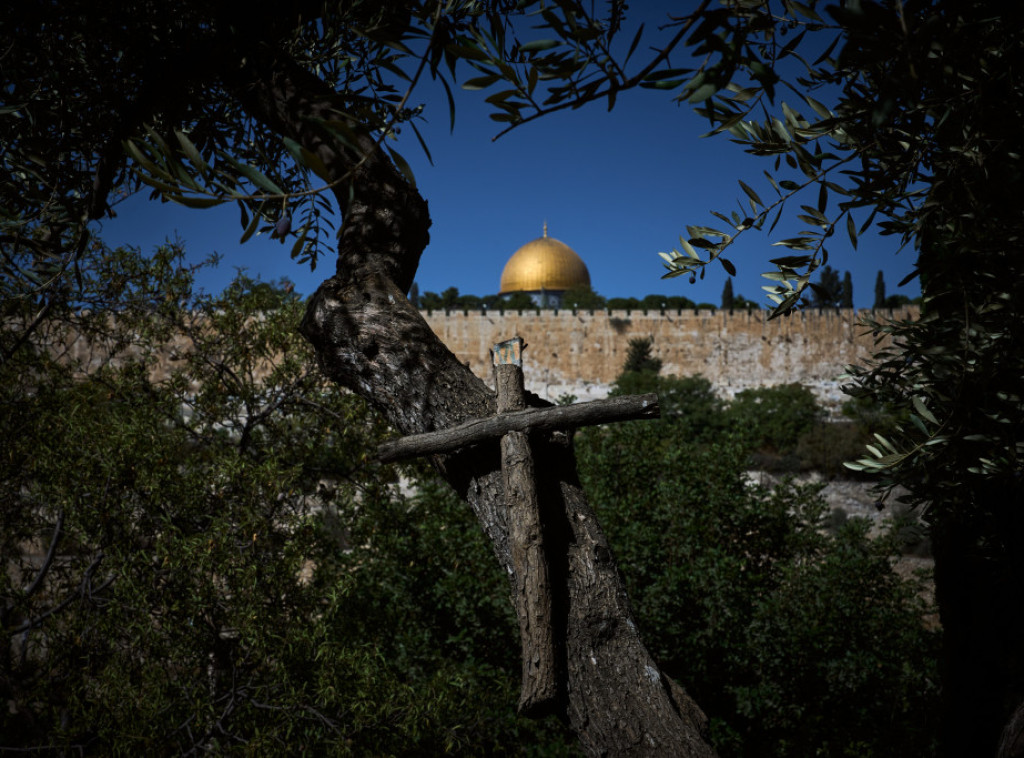 Oko 200 izraelskih doseljenika upalo u džamiju Al Aksa u Jerusalimu