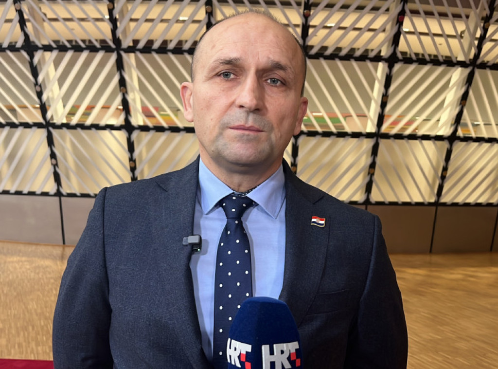 Berlin: Anušić potpisao ugovor o nabavci 44 borbena tenka Leopard