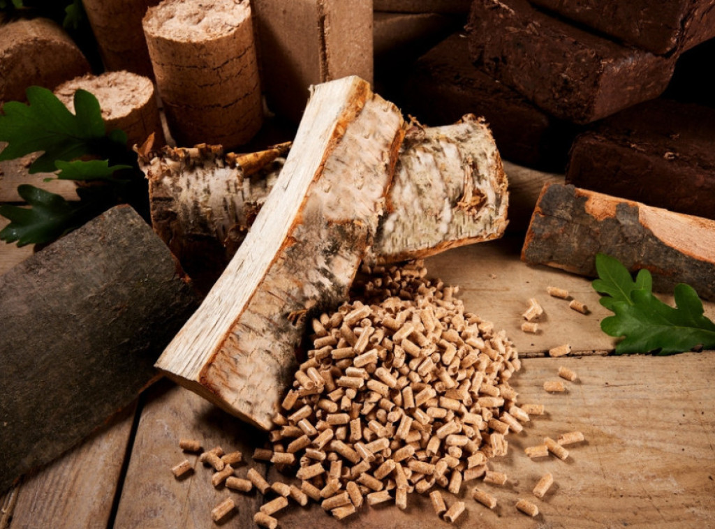 Cena peleta dostiže i 46.000 dinara po toni, na manjim stovarištima liste čekanja