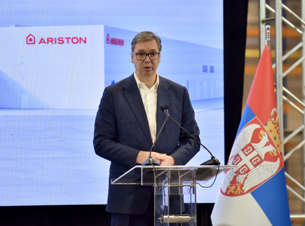 Vučić obilazi pogon fabrike Palfinger u Nišu