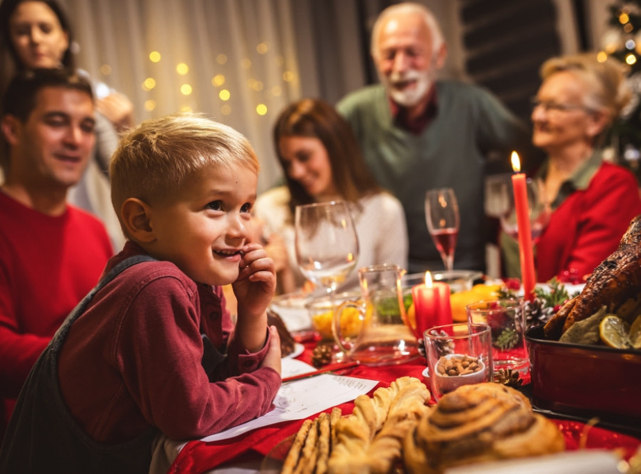 Statistika: Grci će ove godine morati da izdvoje više za božićnu trpezu
