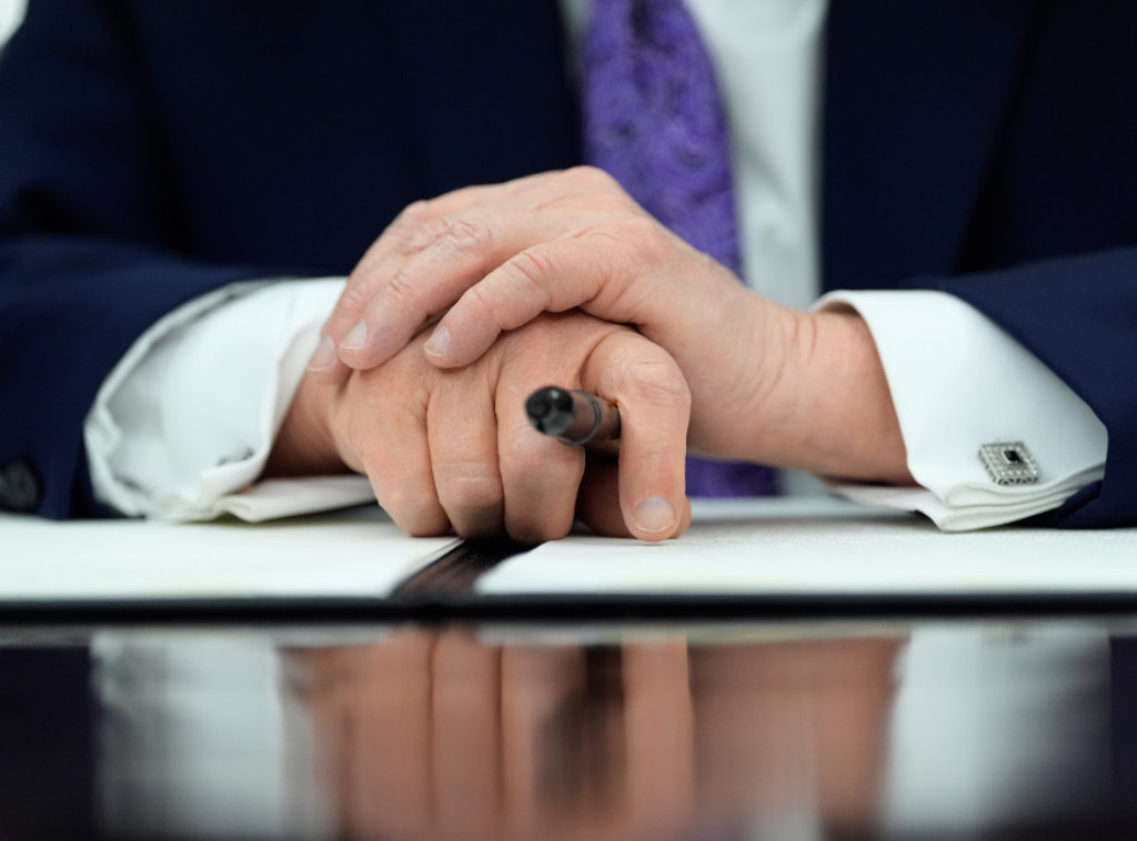 Tramp uredbom sužava ovlašćenja država u regulisanju veštačke inteligencije