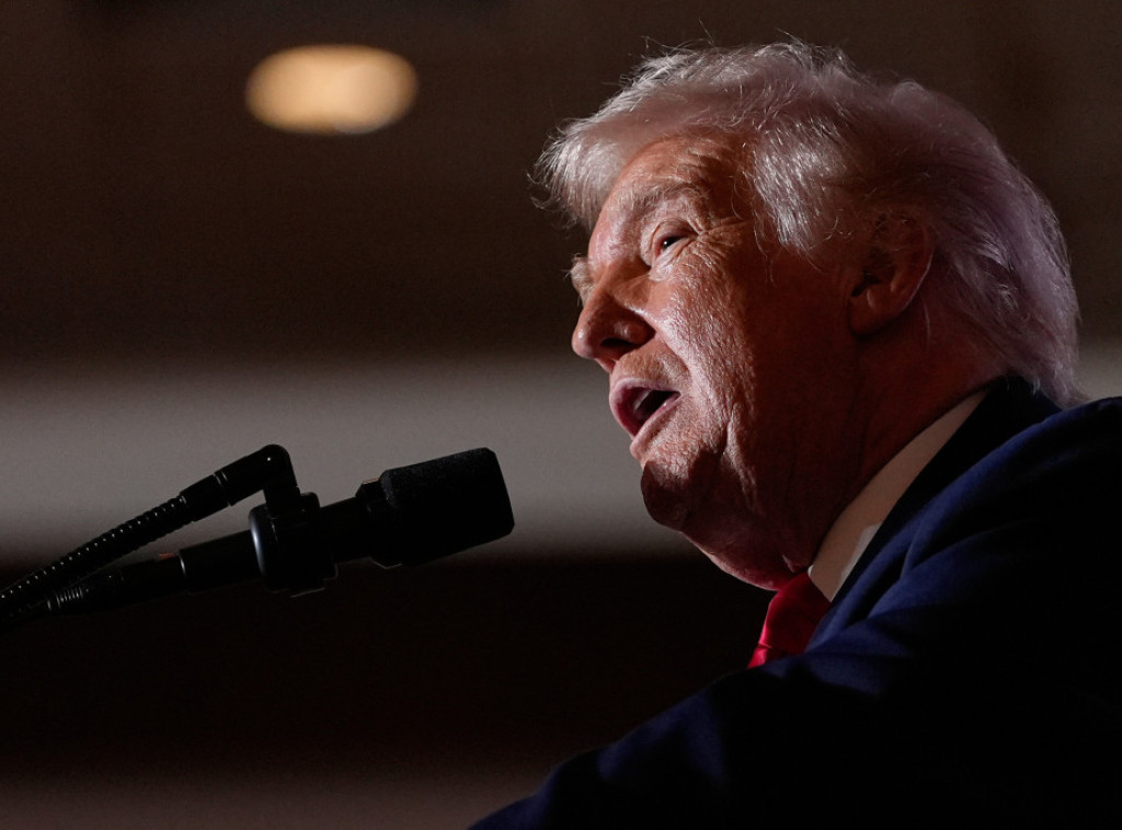 Tramp okuplja pet saveznika da bi suzbio Kinu u oblasti retkih metala i tehnologije