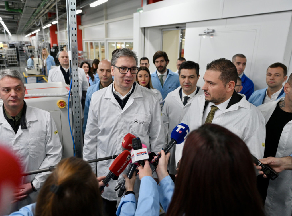 Vučić obilazi kompaniju Yumis u Nišu