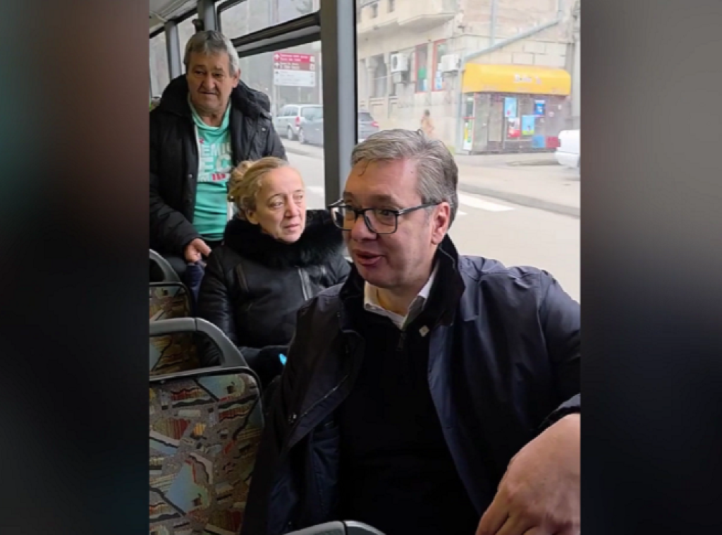 Vučić se provozao gradskim prevozom u Nišu: Autobus čist, građani zadovoljni