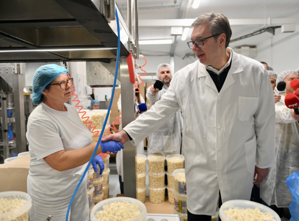 Vučić: Država će pomoći privatnike koji žele da ulažu u prehrambenu industriju