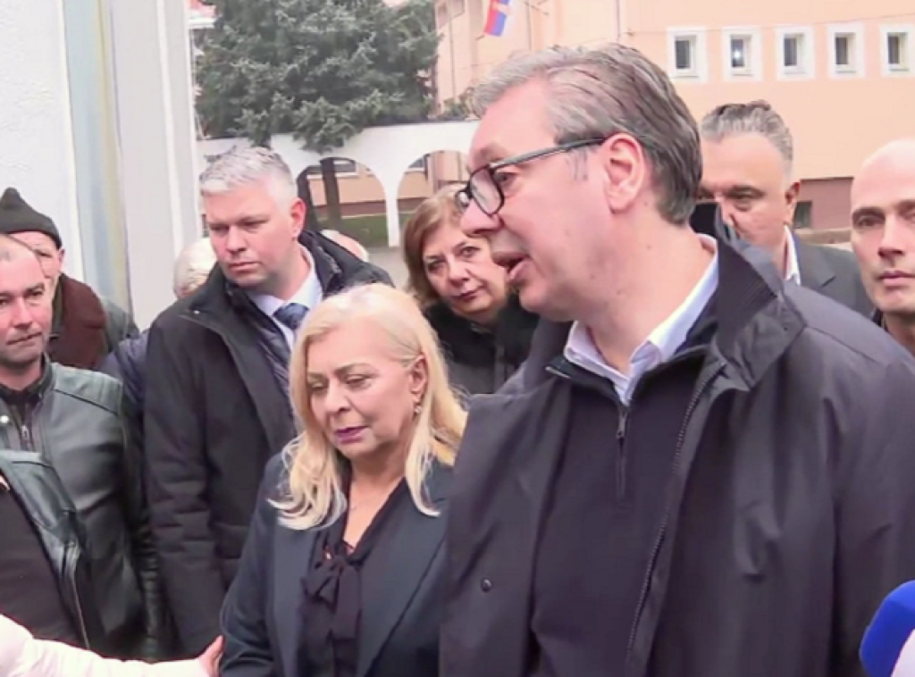 Vučić obilazi uslužni cetar za legalizaciju objekata u Gadžinom Hanu