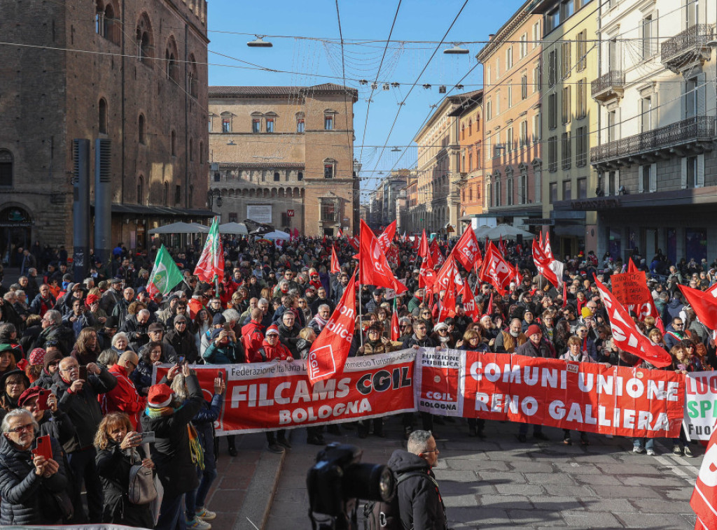 Mediji: Pola miliona ljudi na ulicama Italije, u generalnom štrajku zbog budžeta