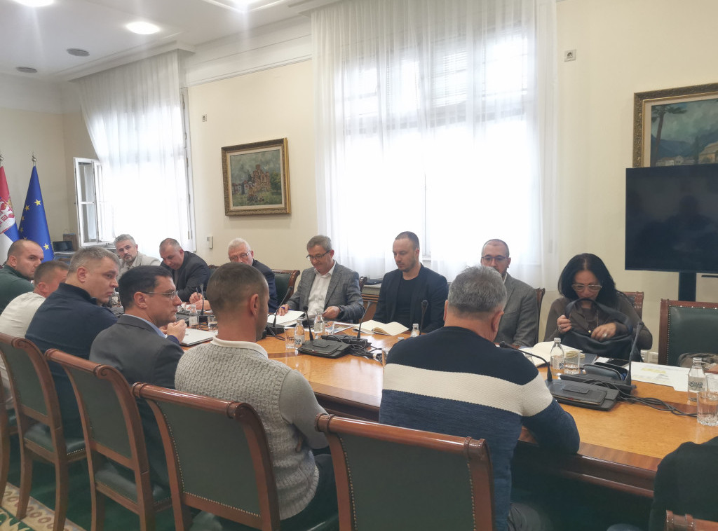 Ministar Glamočić: Država posvećena očuvanju domaće proizvodnje mleka