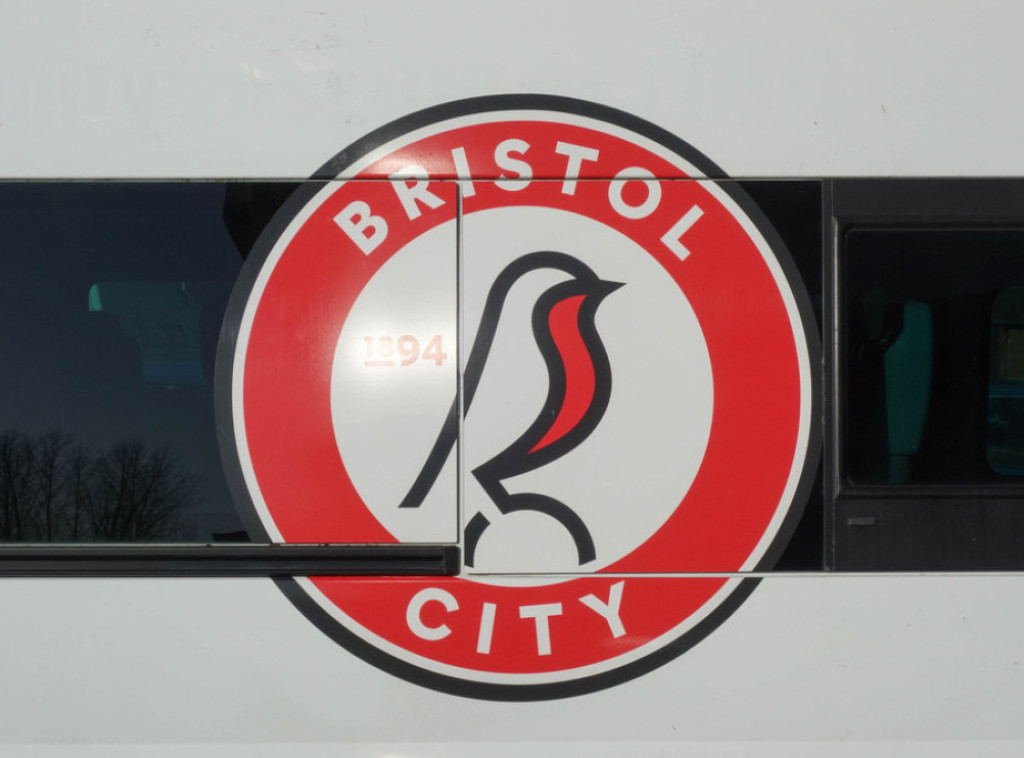 Vođa navijača fudbalskog kluba Bristol Siti poginuo dok je postavljao zastavu