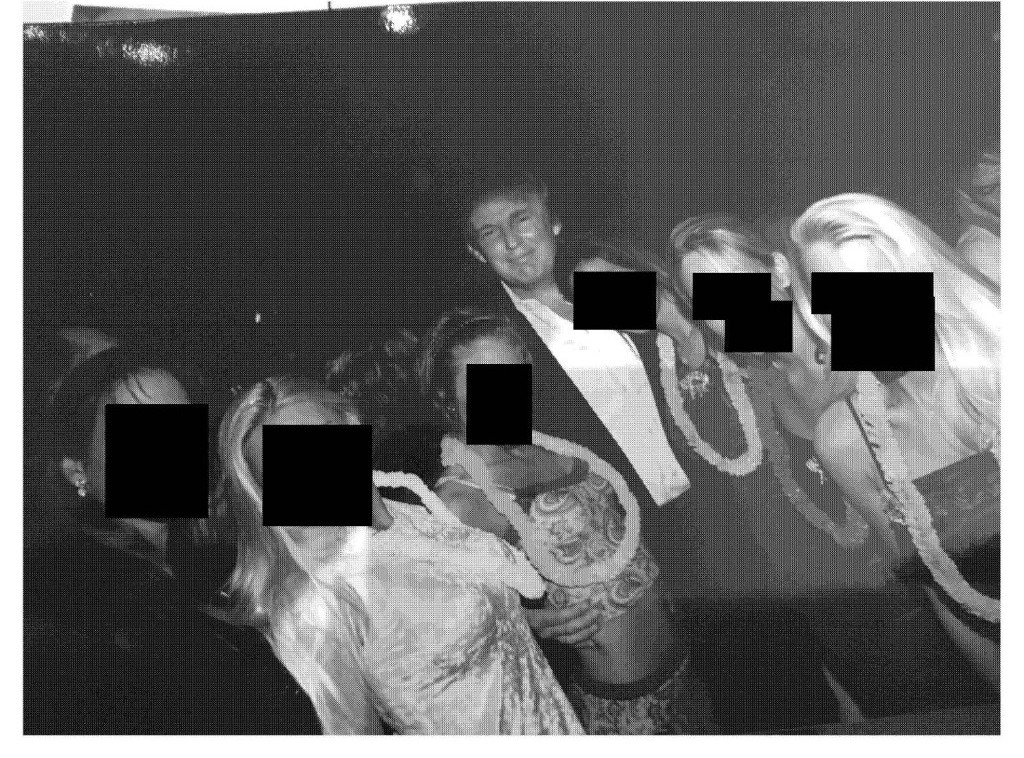 Objavljene nove fotografije sa Epstinovog imanja na kojima su Tramp, Klinton, Gejts