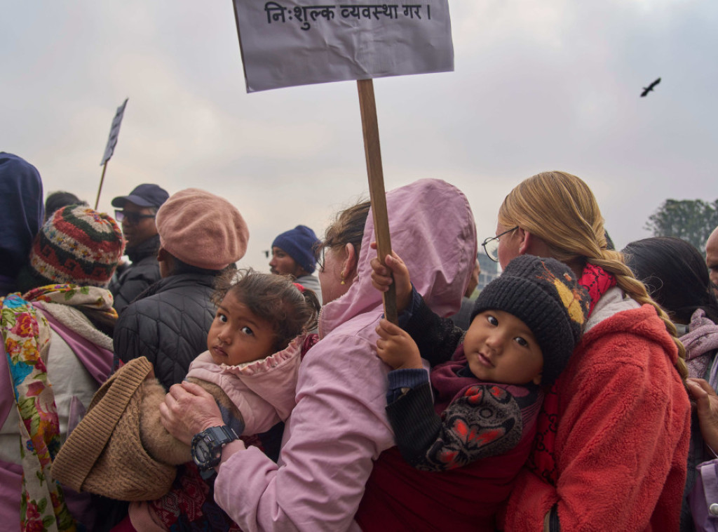 Nepal: Desetine hiljada ljudi na mitingu podrške smenjenom premijeru Šarmi Oliju
