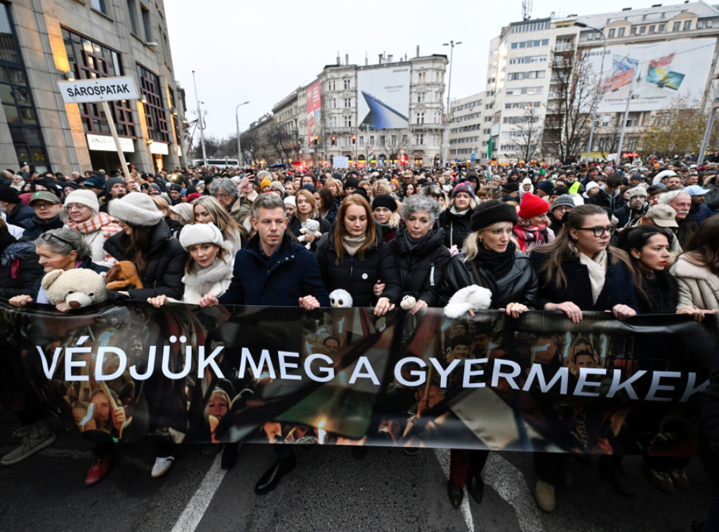Više hiljada ljudi protestovalo u Budimpešti zbog zlostavljanja dece
