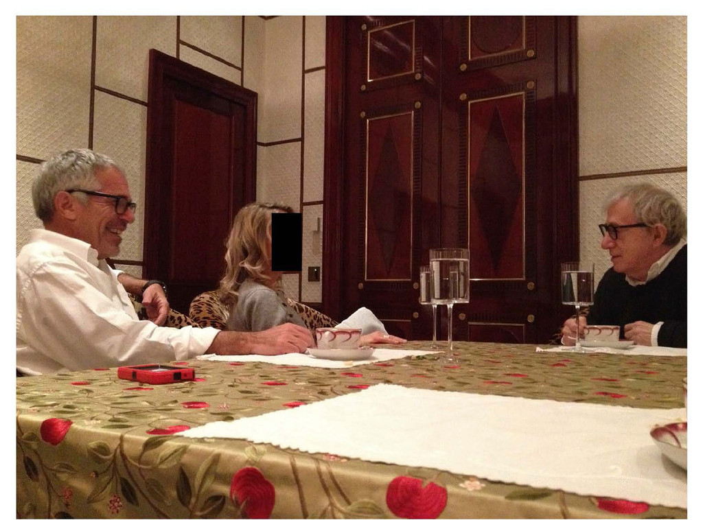 Njujork tajms: Vudi Alen na fotografijama sa Epstinom, ne žali zbog druženja s njim